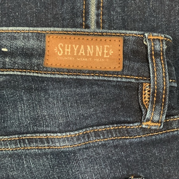 SHYANNE WOMEN'S DARK WASH MID RISE SLIT BOOT CUT JEANS size 32 - Picture 7 of 15